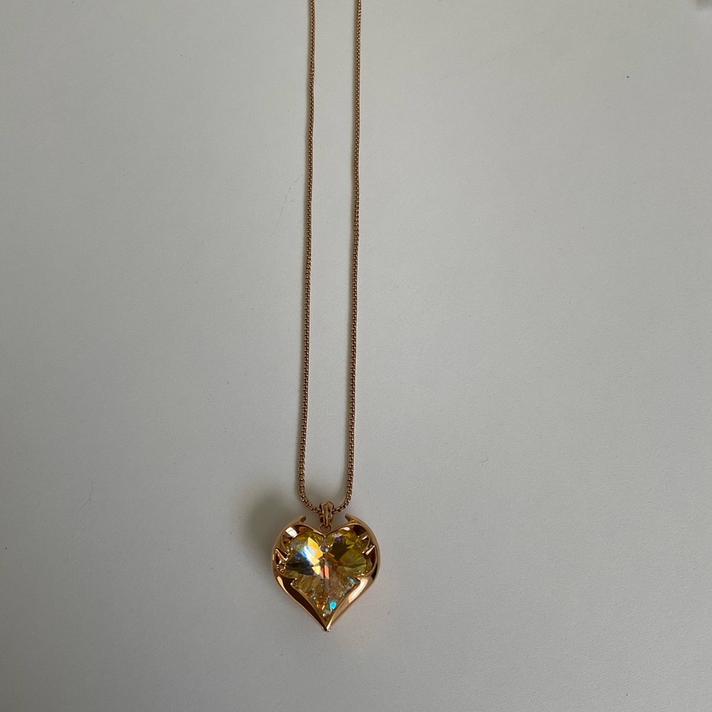 Gorgeous heart necklace
